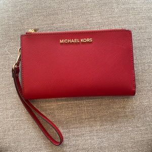 NWT Michael Kors Deep Red Jet Set Travel Lg Double Zip Wristlet w/ phone pocket